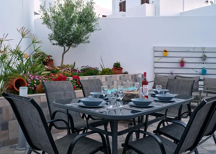 Colors In Naousa - House For 6 People In The City Of Naousa Paros