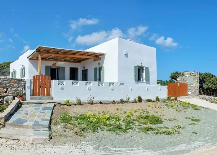 The Old Barn, Naousa Paros
