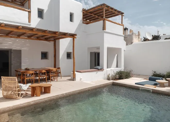 Siora Of Paros - Ammiralis & Castelis